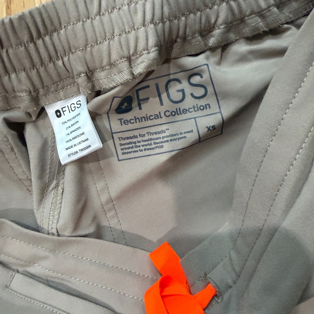 Figs Yola Skinny Scrub Pant Boulder - Picture 2 of 3